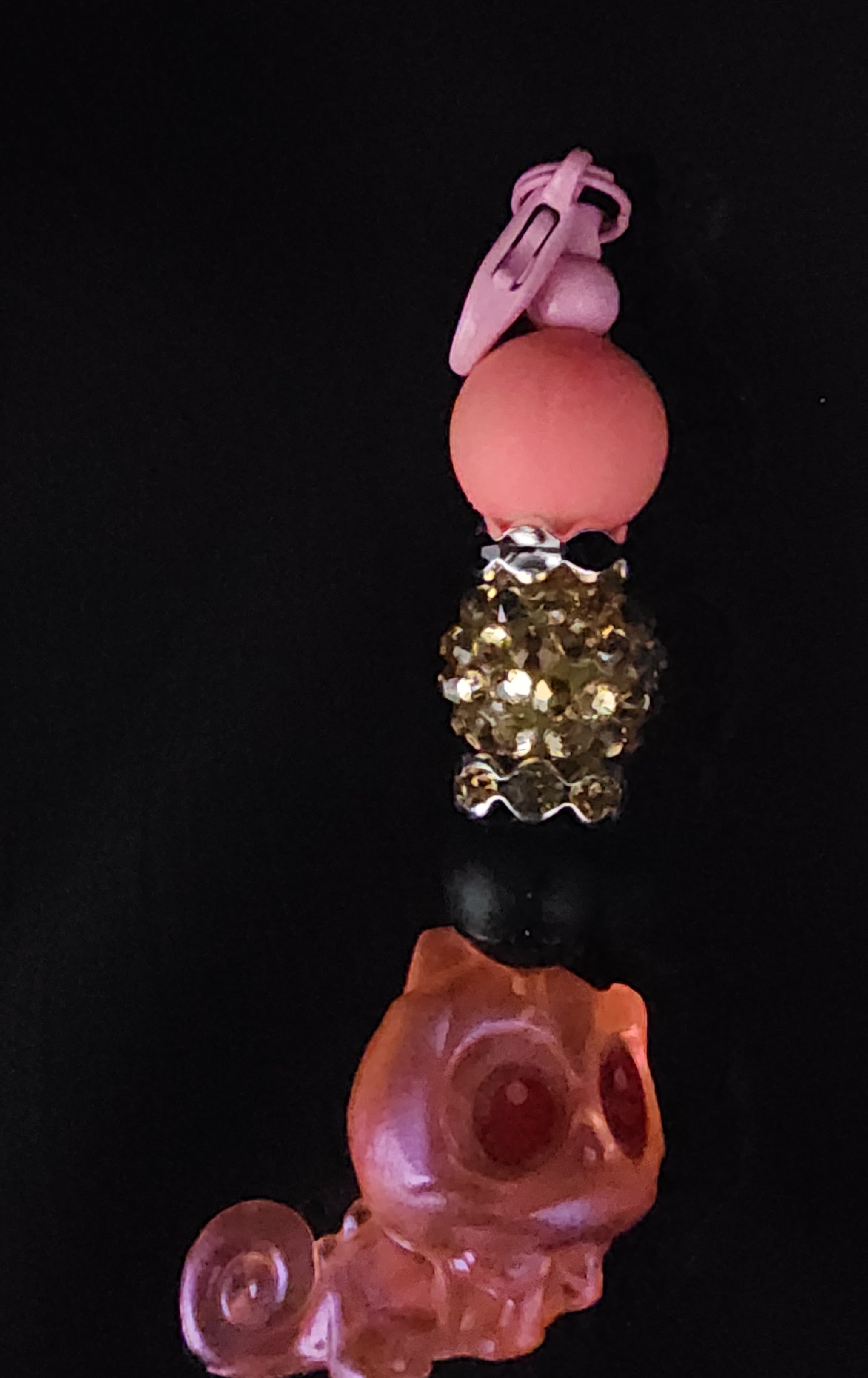 Pink keychain with Pascal focal